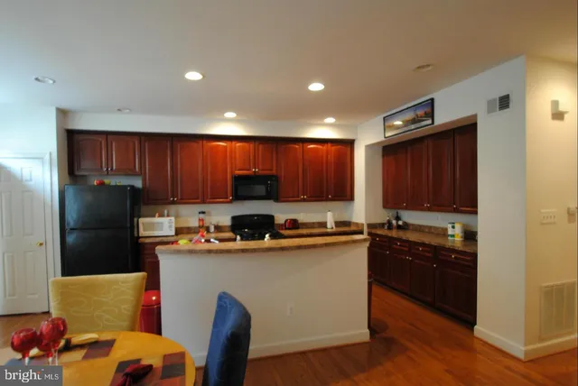 $3,300 | 724 Vestal Street, Woodbridge, VA 22191