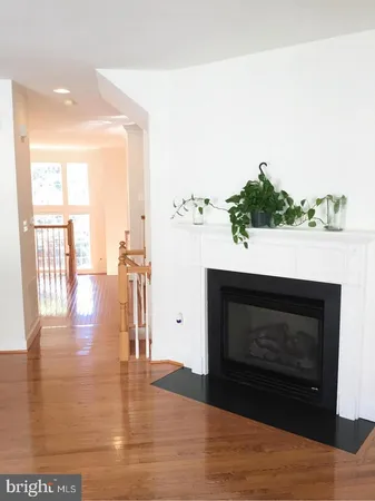 $3,200 | 724 Vestal Street, Woodbridge, VA 22191