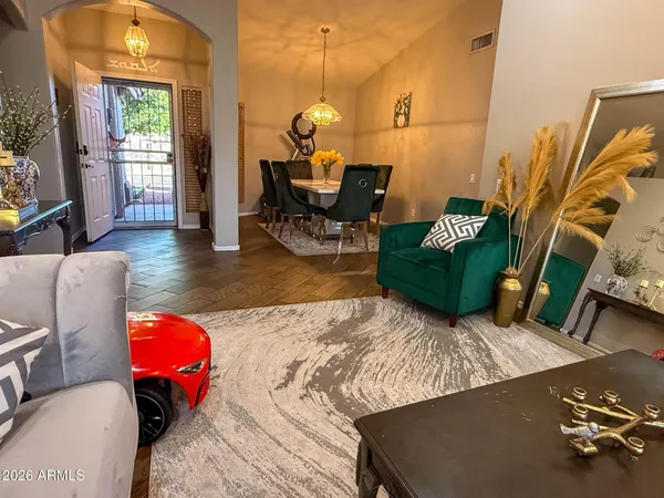 $2,545 | 20318 North 61st Avenue, Glendale, AZ 85308