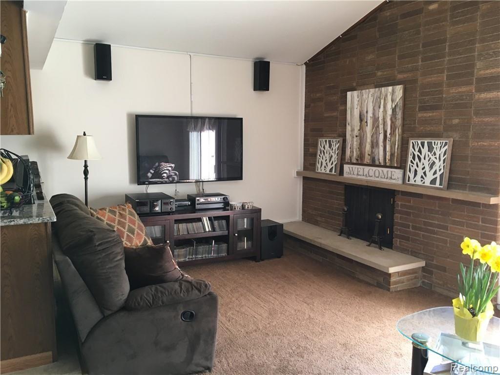 35079 Bobcean Road Clinton Township, MI 48035 - Photo 16 of 30 6EDB04AF-41DF-40C8-ADEA-E16FB52BC4C0.jpeg