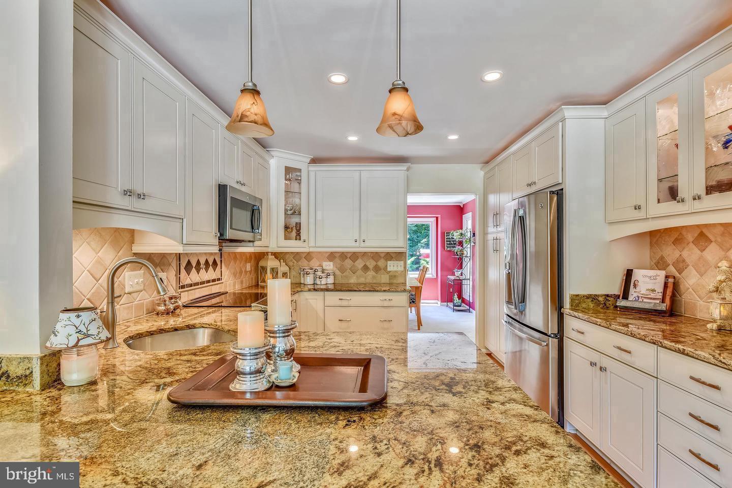 11627 Chapel Cross Way Reston, VA 20194 - Photo 7 of 36