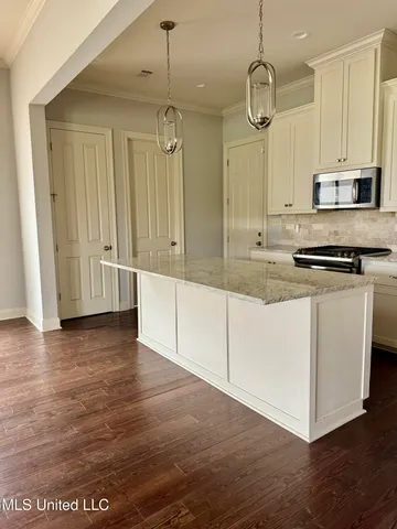 $310,000 | 106 Riverbend Avenue, Vidalia, LA 71373