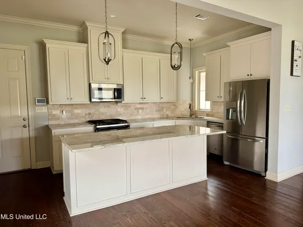 $300,000 | 106 Riverbend Avenue, Vidalia, LA 71373