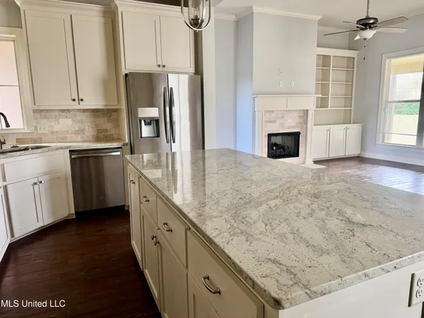 $300,000 | 106 Riverbend Avenue, Vidalia, LA 71373