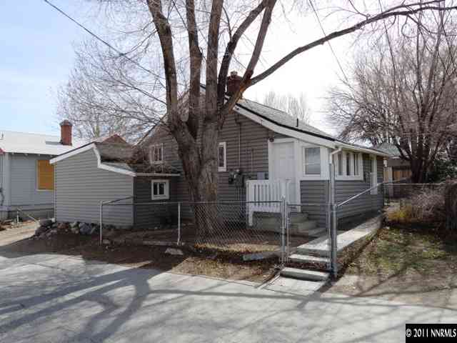 727 Roberts Street Reno, NV 89502 - Photo 6 of 11 front view of a house