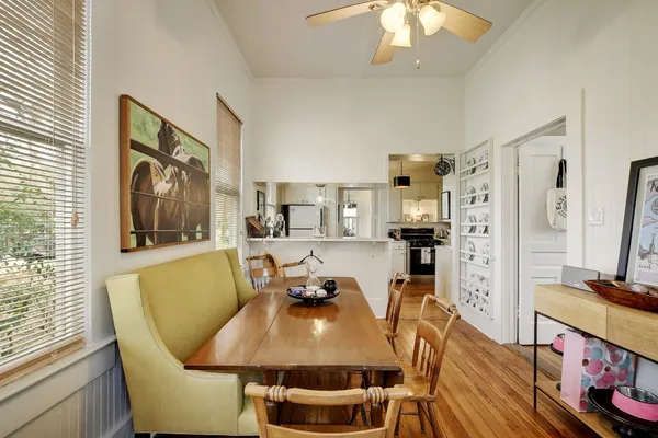 $2,750 | 221 North Johnson Avenue, San Marcos, TX 78666