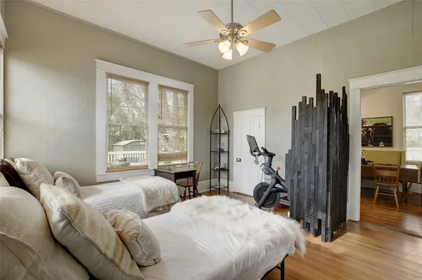 $2,750 | 221 North Johnson Avenue, San Marcos, TX 78666