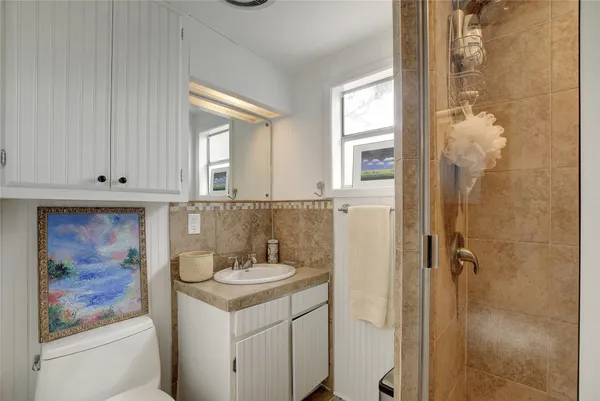 $2,750 | 221 North Johnson Avenue, San Marcos, TX 78666