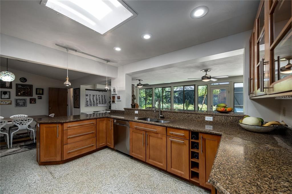 415 Northwest 32nd Street Gainesville, FL 32607 - Photo 5 of 81