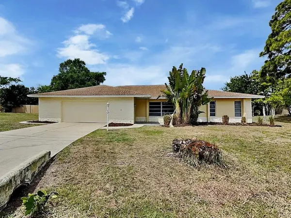 $2,335 | 8900 Phyliss Avenue, Sarasota, FL 34231