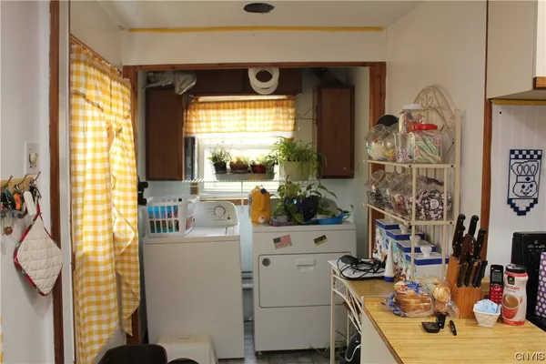 $400,000 | 4972 Highway 31, Clay, NY 13041