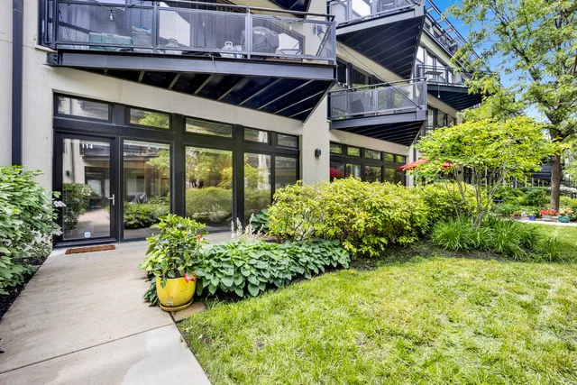 $299,999 | 1110 West 15th Street, Unit 114, Chicago, IL 60608