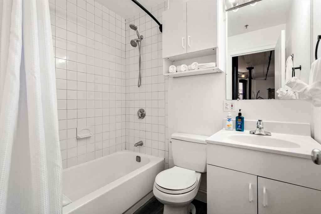 13-19 Stanhope Street, Unit 2A Boston, MA 02116 - Photo 18 of 22