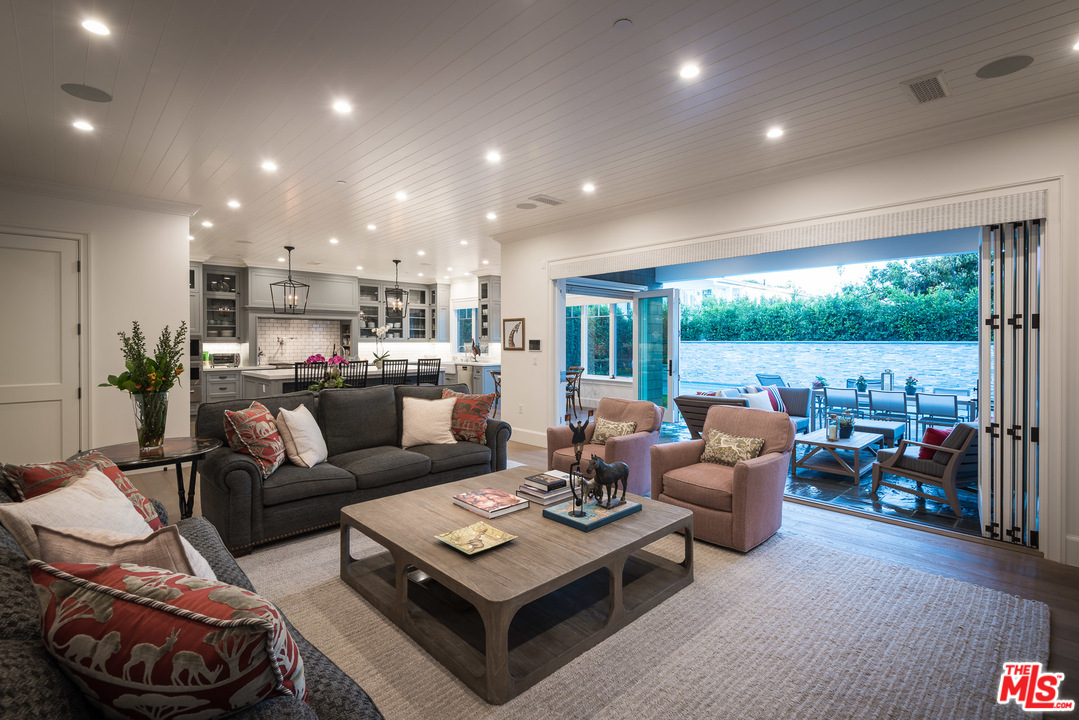 222 20th Street Santa Monica, CA 90402 - Photo 14 of 44 a living room with furniture and a large window