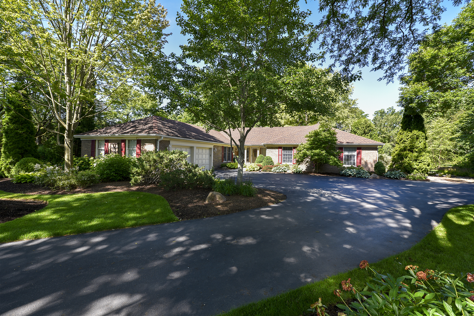 594 Scots Court Inverness, IL 60067 - Photo 1 of 17 Gallery Image 1