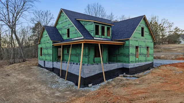 a view of a yard in front of house