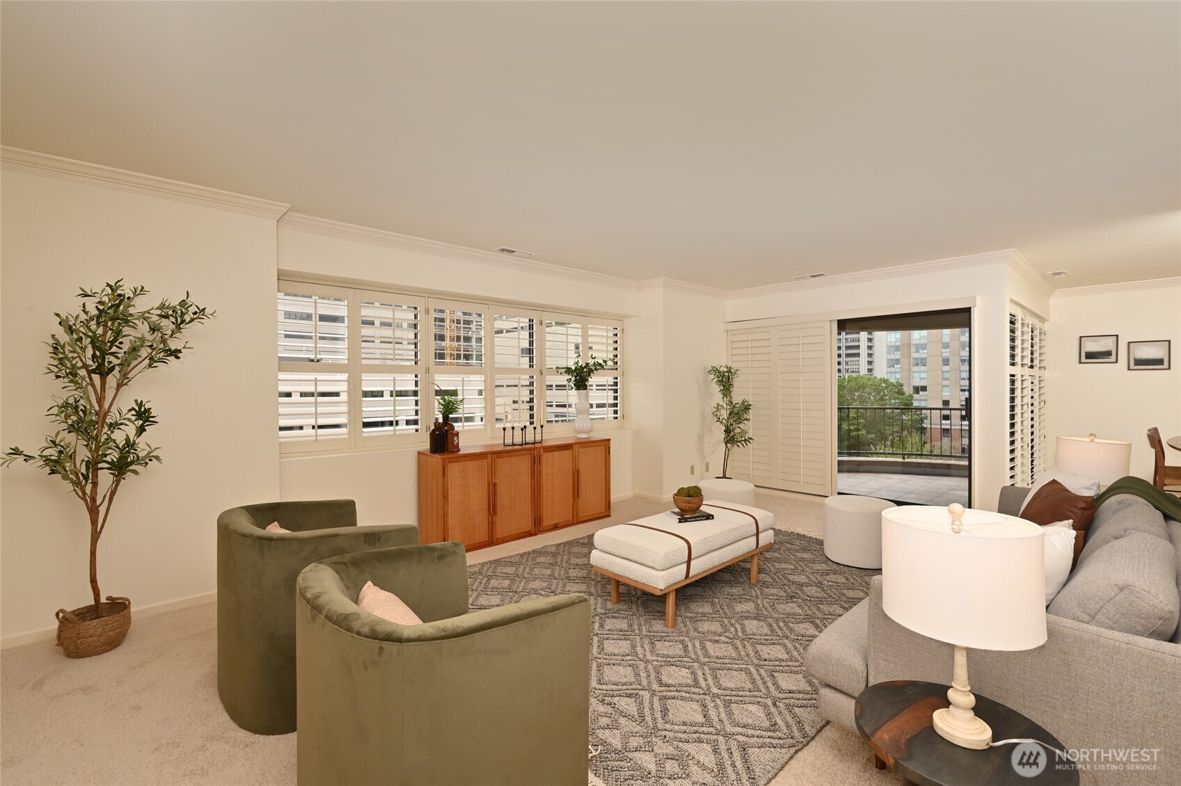 1301 Spring Street, Unit 6D Seattle, WA 98104 - Photo 2 of 32 Gallery Image 2