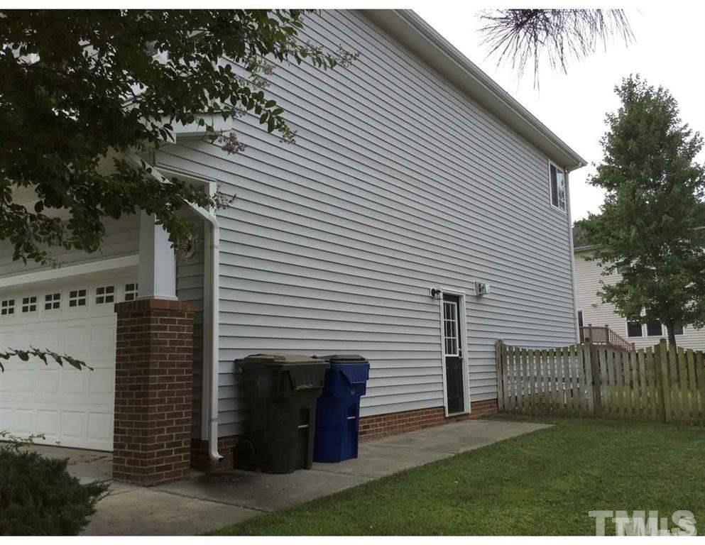 10606 Friendly Neighbor Lane Raleigh, NC 27614 - Photo 3 of 23 Gallery Image 3