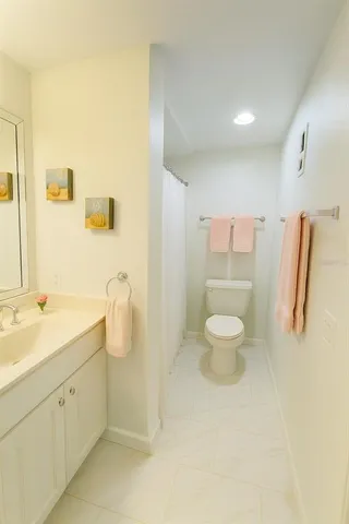 $749,000 | 433 Paula Drive South, Unit 32, Dunedin, FL 34698