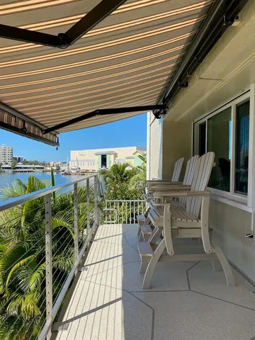 $749,000 | 433 Paula Drive South, Unit 32, Dunedin, FL 34698