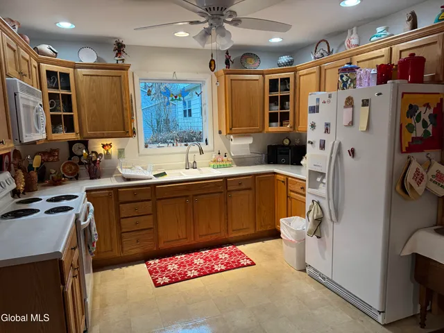 $1,800 | 18 Conver Drive, Saratoga Springs, NY 12866