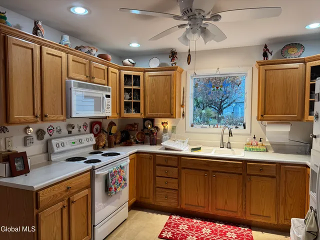 $1,800 | 18 Conver Drive, Saratoga Springs, NY 12866