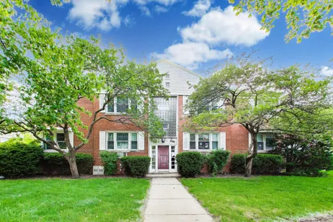 $205,000 | 6600 North Ridge Boulevard, Unit 2, Chicago, IL 60626
