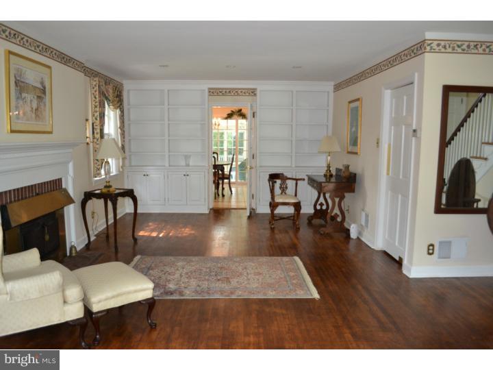 735 East Manoa Road Havertown, PA 19083 - Photo 2 of 16