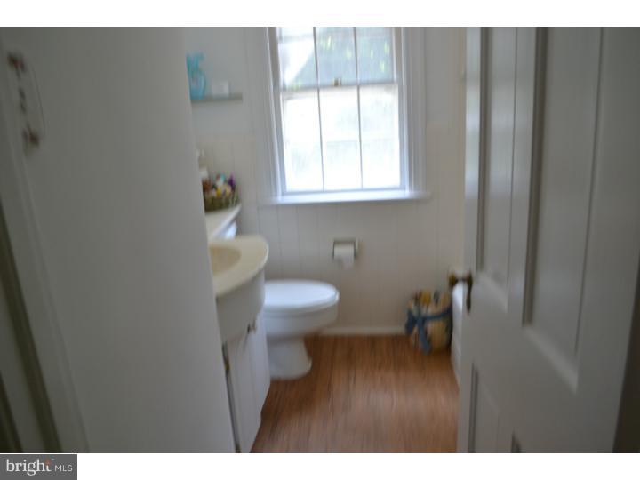 735 East Manoa Road Havertown, PA 19083 - Photo 11 of 16