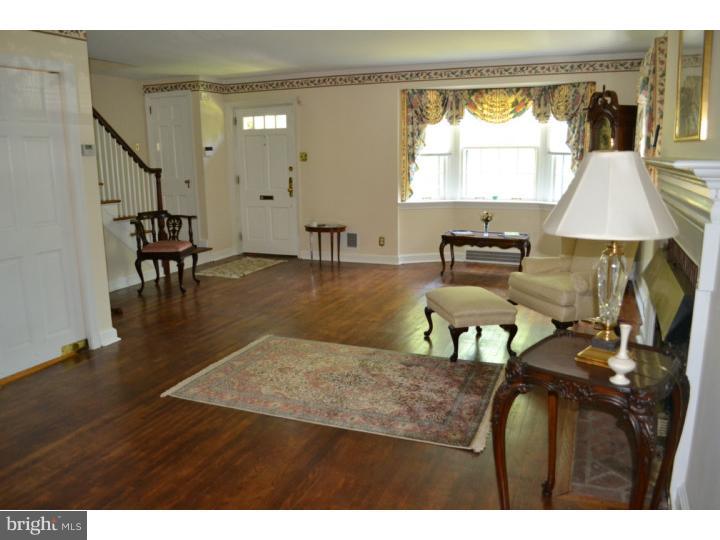 735 East Manoa Road Havertown, PA 19083 - Photo 3 of 16