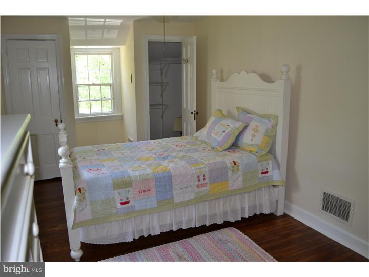 735 East Manoa Road Havertown, PA 19083 - Photo 9 of 16