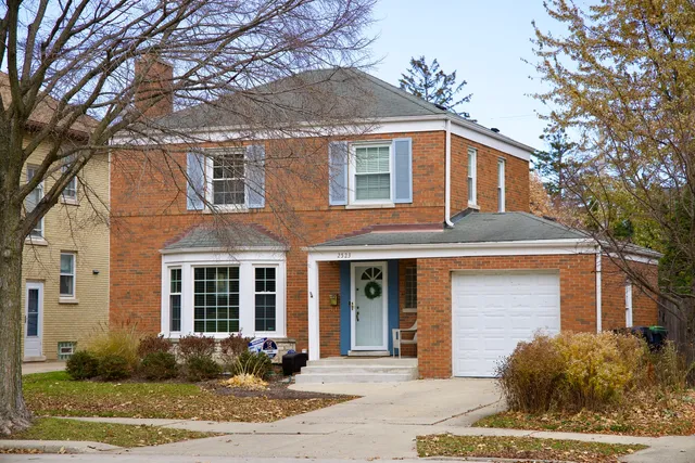 $700,000 | 2523 Hastings Avenue, Evanston, IL 60201
