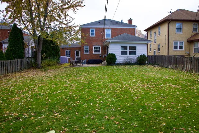 $700,000 | 2523 Hastings Avenue, Evanston, IL 60201