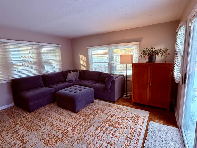 $700,000 | 2523 Hastings Avenue, Evanston, IL 60201