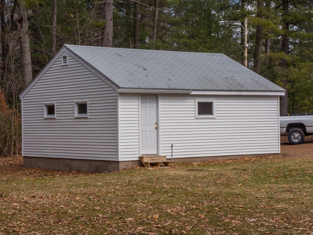 20 Hopkins Road Westfield, MA 01085 - Photo 3 of 22 Gallery Image 3