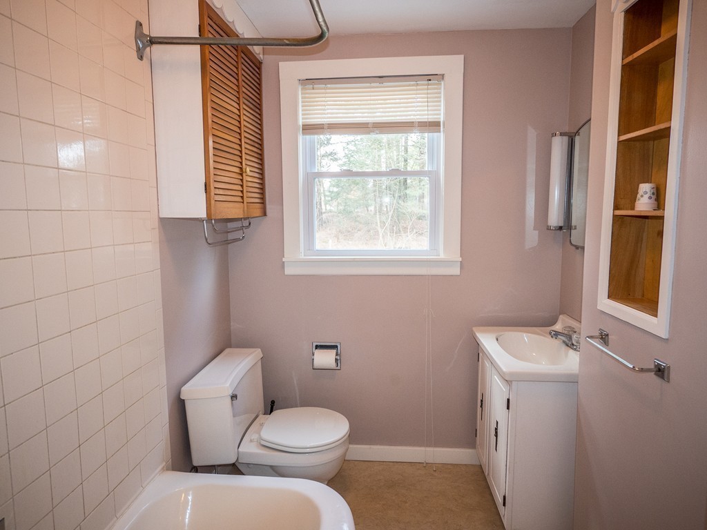 20 Hopkins Road Westfield, MA 01085 - Photo 7 of 22 Gallery Image 7
