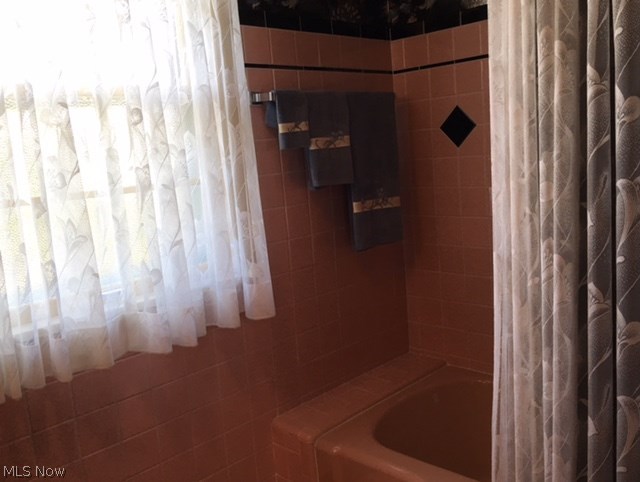 3865 Faversham Road Cleveland, OH 44118 - Photo 9 of 12 Gallery Image 9