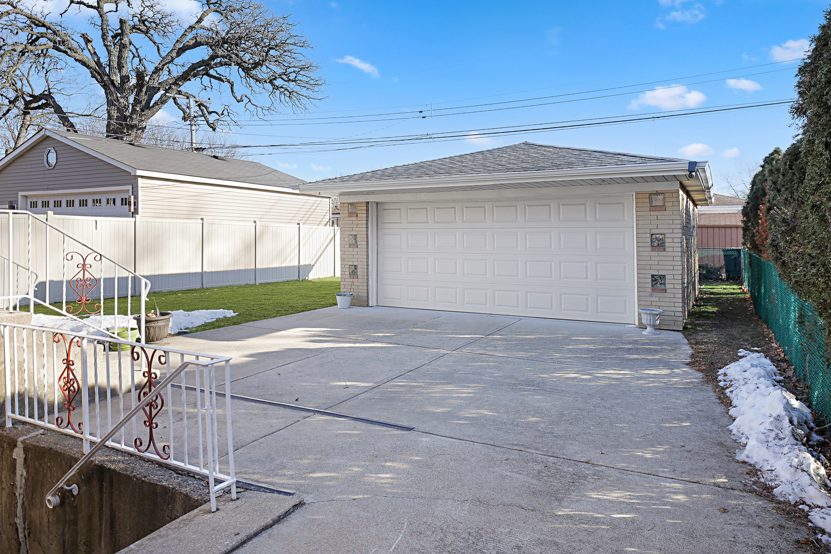 4941 North Normandy Avenue Chicago, IL 60656 - Photo 23 of 35 a view of a patio with a yard