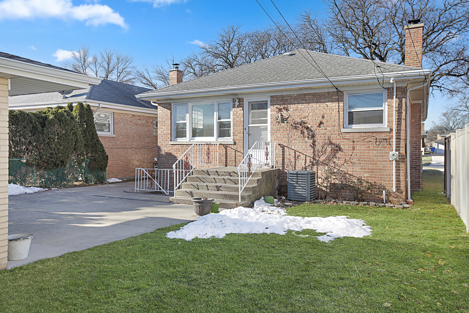 4941 North Normandy Avenue Chicago, IL 60656 - Photo 24 of 35 a view of a house with backyard and a garden
