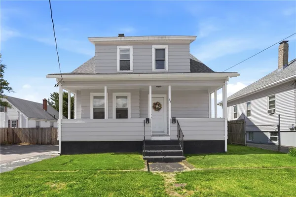$2,250 | 33 Laura Street, Unit 2, East Providence, RI 02914