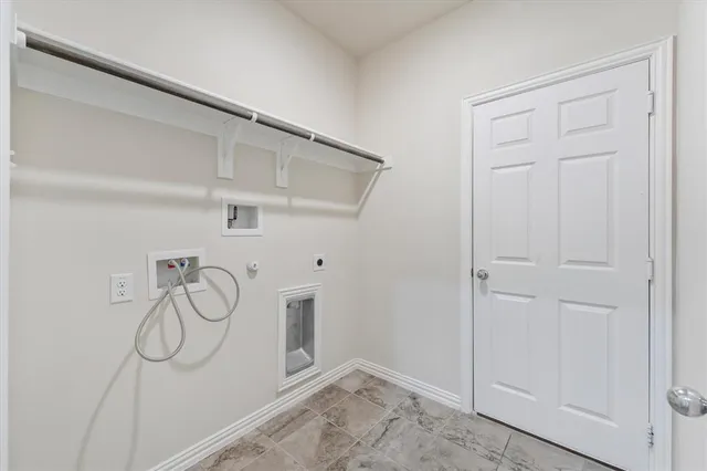 $378,500 | 851 Rosebud Trail, Ferris, TX 75125