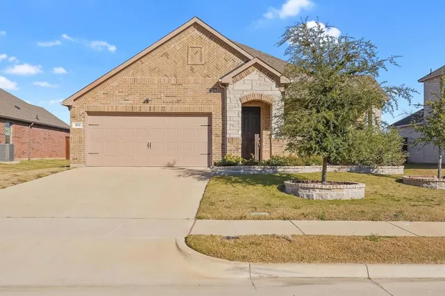 $378,500 | 851 Rosebud Trail, Ferris, TX 75125