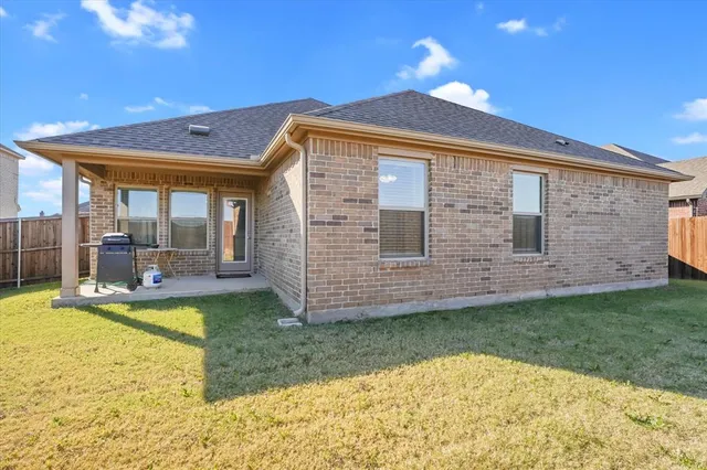 $378,500 | 851 Rosebud Trail, Ferris, TX 75125