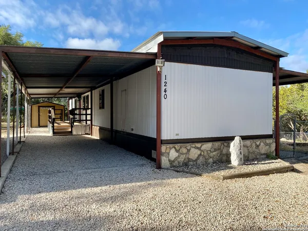 $1,250 | 1240 Highview Street, Canyon Lake, TX 78133