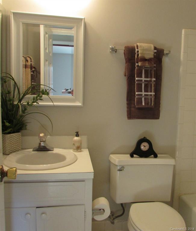 11070 Painted Tree Road Charlotte, NC 28226 - Photo 17 of 21 Gallery Image 17