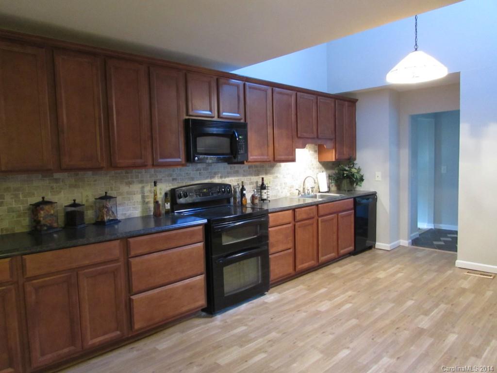 11070 Painted Tree Road Charlotte, NC 28226 - Photo 7 of 21 Gallery Image 7