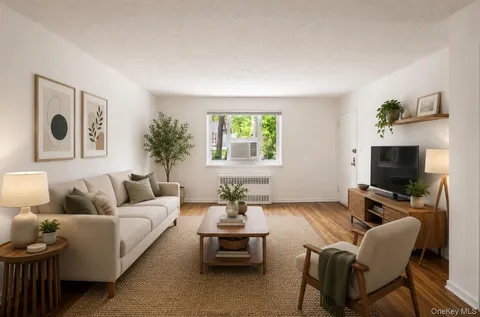 $275,000 | 220-04 Stronghurst Avenue, Unit LOWR | Bellerose