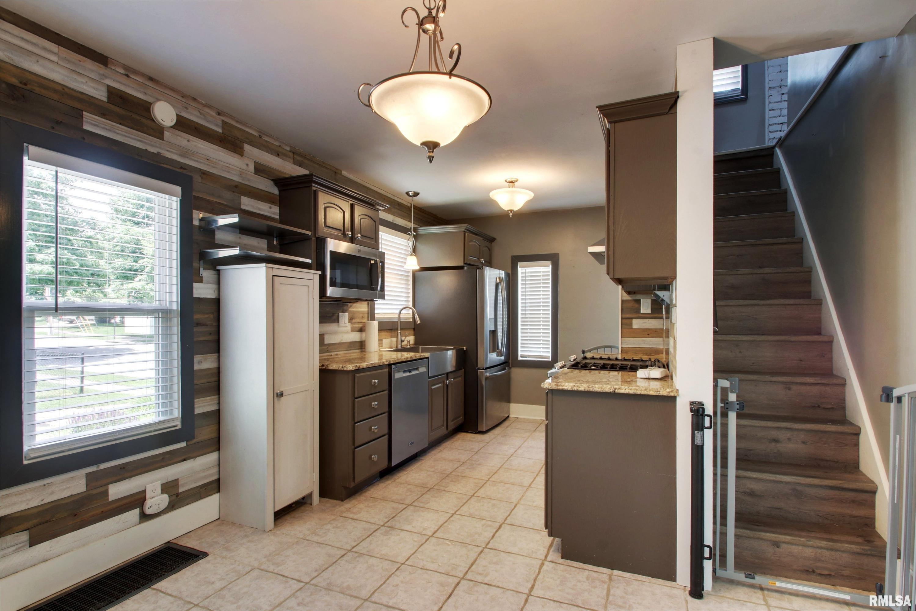1300 South 24th Street Quincy, IL 62301 - Photo 6 of 24