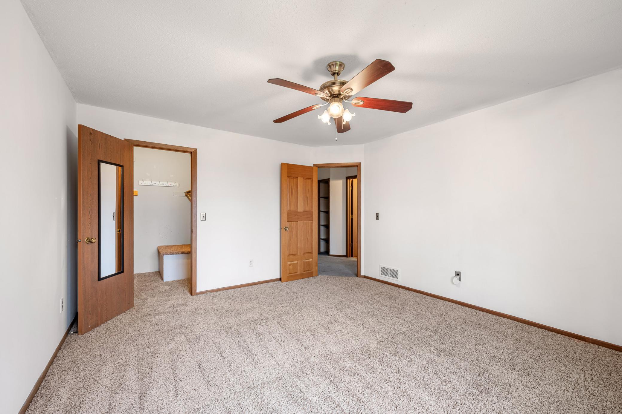 1658 Helena Road North Oakdale, MN 55128 - Photo 12 of 27