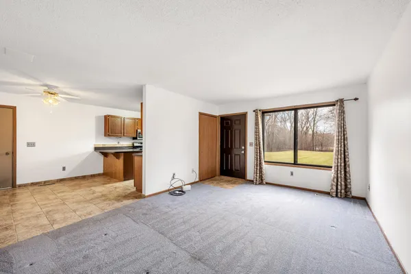 $180,000 | 1658 Helena Road North, Oakdale, MN 55128